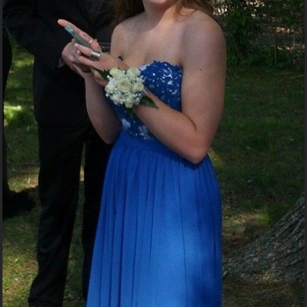 Prom Dress - Picture 2 of 4
